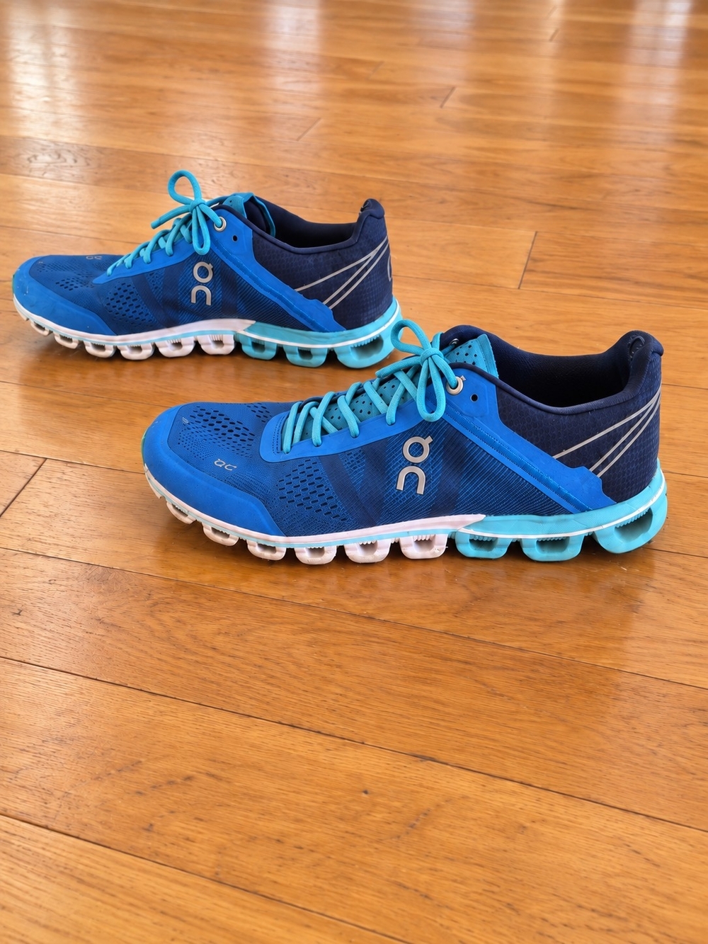 On Running Cloudflow Women’s Road Running Shoes Blue Turquoise Size 9